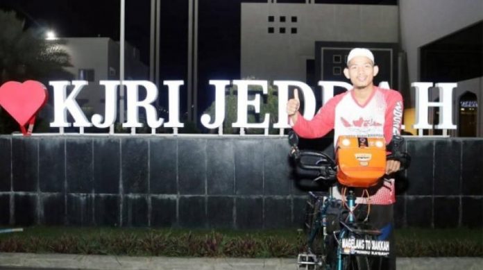 Haji Naik Sepeda Fauzan 1a